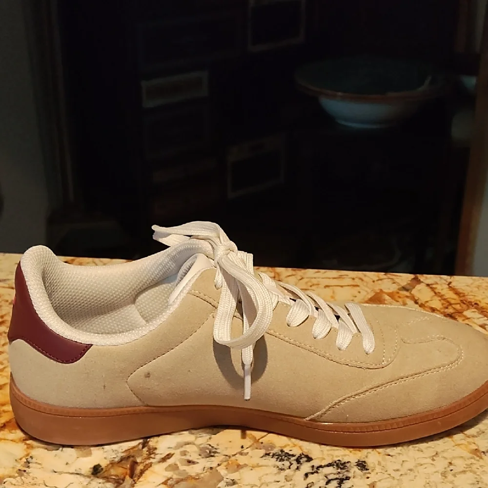 Tommy Hilfiger Cream and White Casual Sneakers